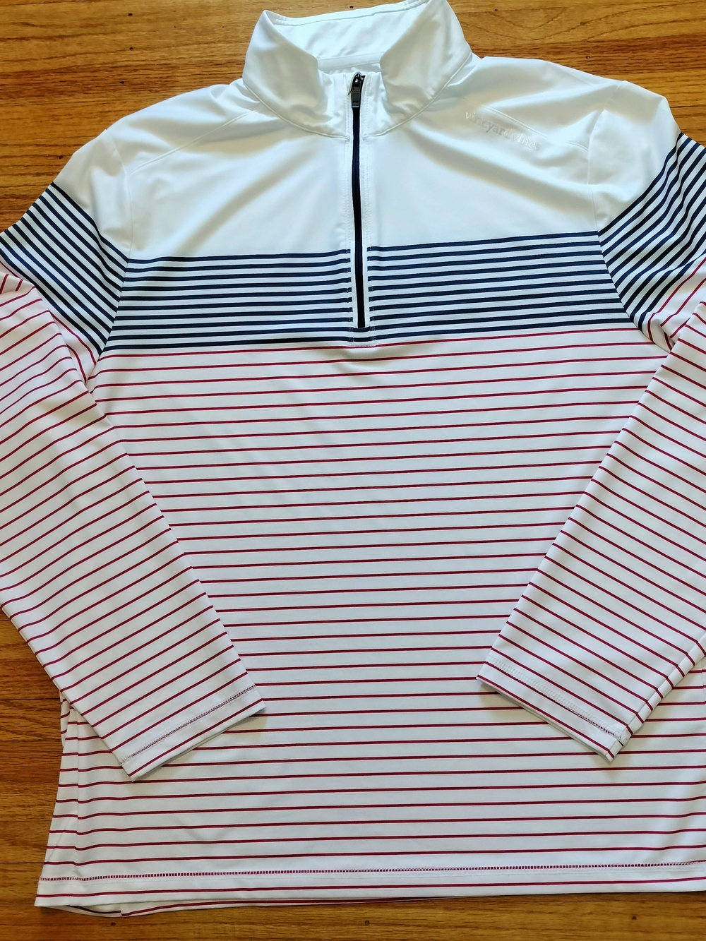 Vineyard Vines Men's Performance Stripe 1/4-Zip Pullover. Red,White,Blue. SizeXL